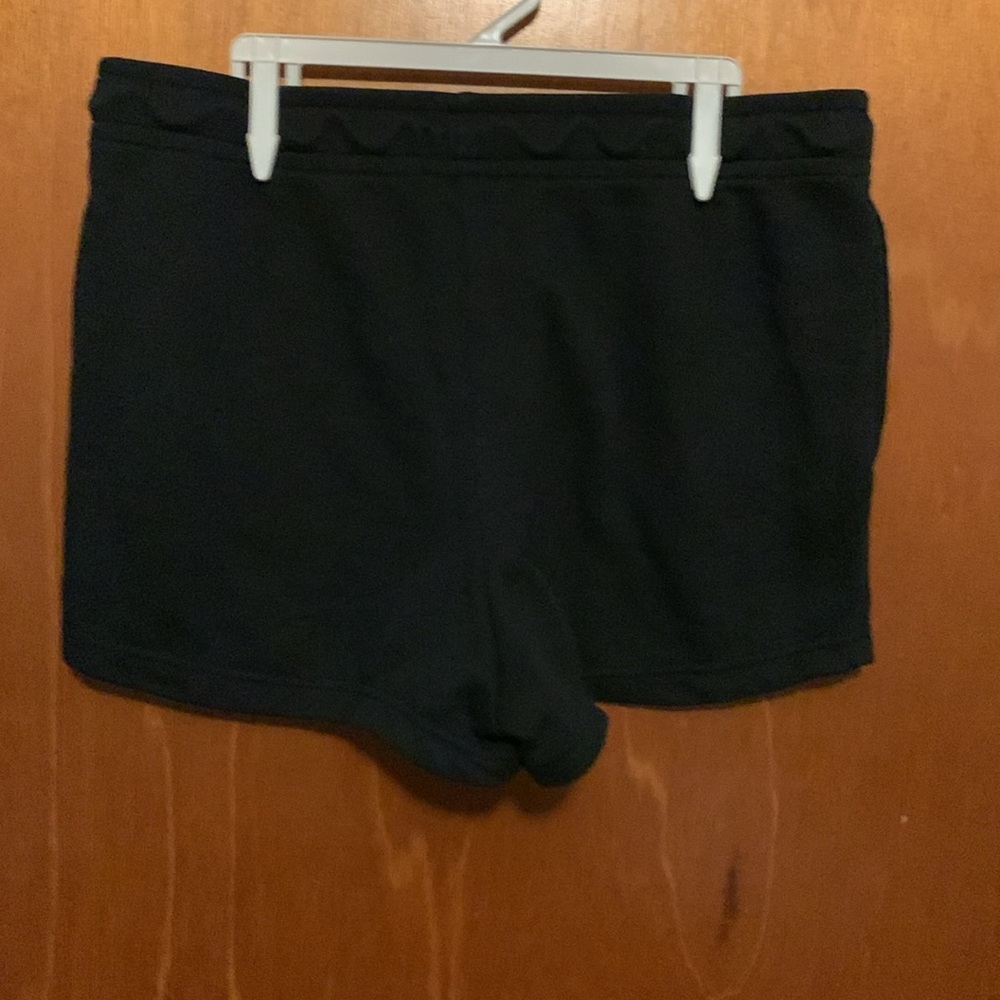 Nike Gym shorts w/Pockets - Picture 3 of 5